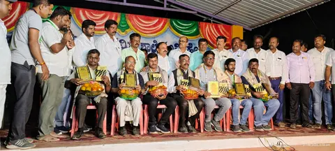 ಹೂವಿನಹೊಳೆ ಪ್ರತಿಷ್ಠಾನದ ವತಿಯಿಂದ ಗೌರವ ಸಮರ್ಪಣೆ