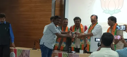 ಮಲ್ಲೇಶ್ವರನಲ್ಲಿರುವ ಬಿ.ಜೆ.ಪಿ. ಕಛೇರಿಯ ಕಾರ್ಯಕ್ರಮದಲ್ಲಿ